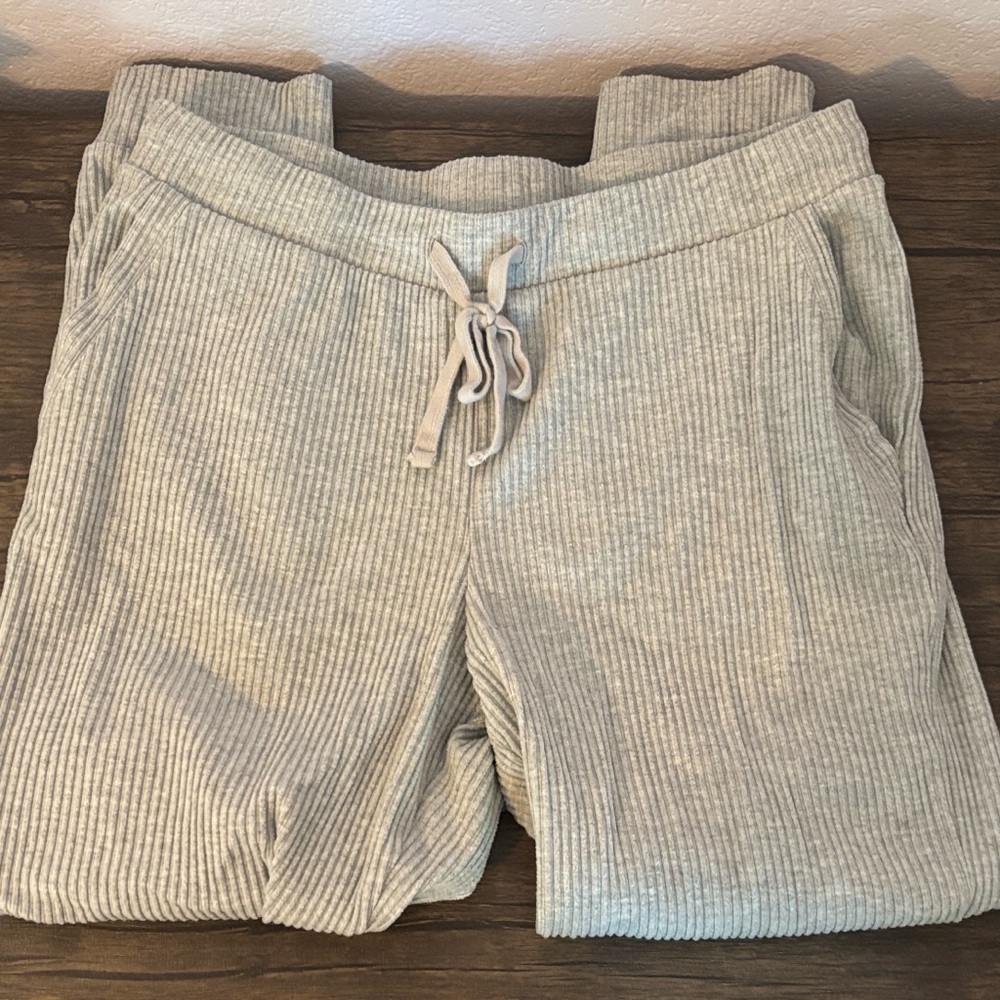 Women’s gray pants size large